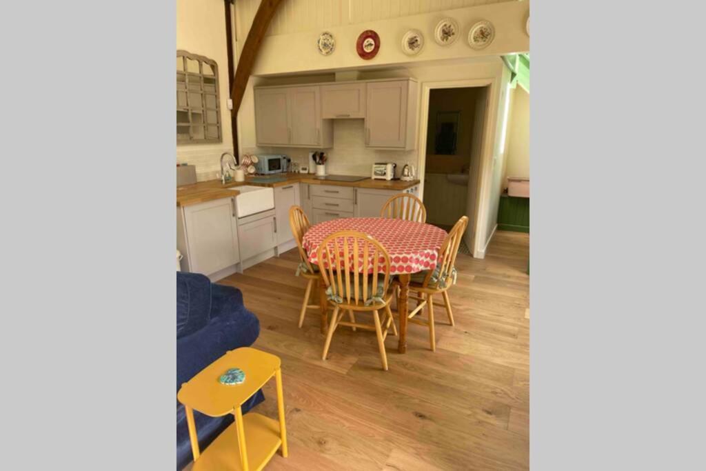Gorgeous Comfortable Barn With Huge Private Orchard In Quiet Suffolk Location Depden Exterior photo